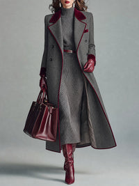 Abrigo Largo de Lana en Patrón Herringbone Elegante con Detalles de Terciopelo