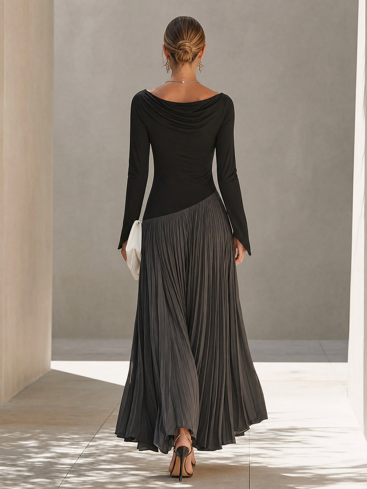 Virginia | Vestido Maxi Plisado con Cuello Draped, Negro y Gris