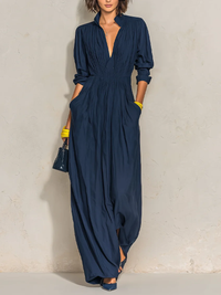 Ofelia | Vestido Largo Plisado con Escote en V y Cuello Alto, Azul Marino