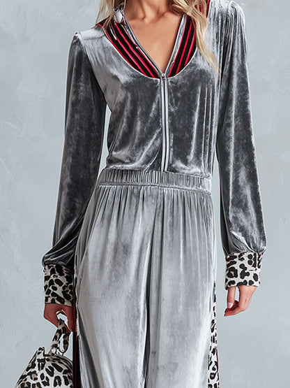 Jumpsuit de terciopelo con rayas plateadas y ribete de leopardo