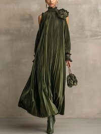 Flora | Vestido Maxi Plisado con Detalle Floral en el Hombro
