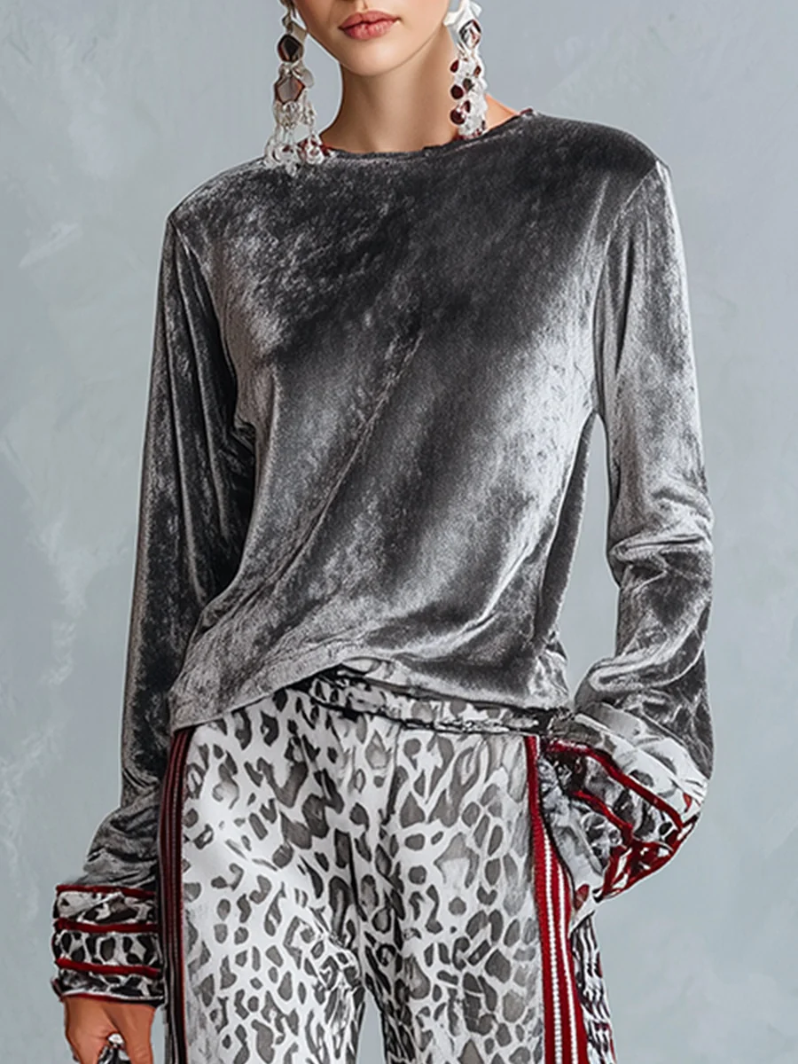 Conjunto de Top de Terciopelo Plateado y Pantalones de Pierna Ancha con Estampado de Leopardo