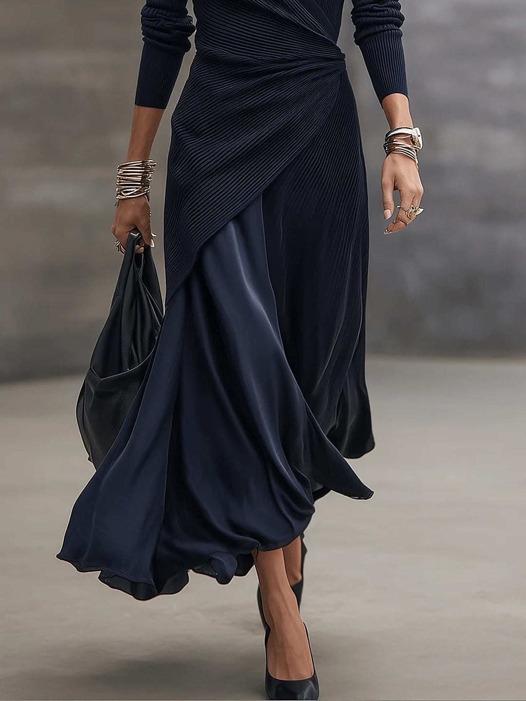 Tamara | Vestido Maxi Cruzado con Falda de Satén, Azul Marino